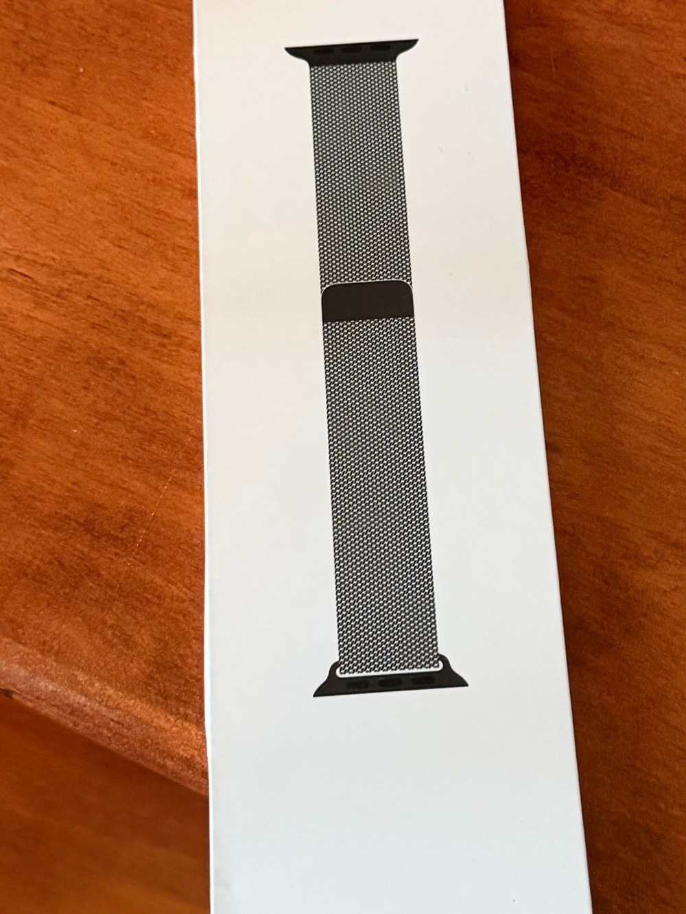 🍎 Apple Watch Milanese Loop Band – New in Unopened Box 🍎